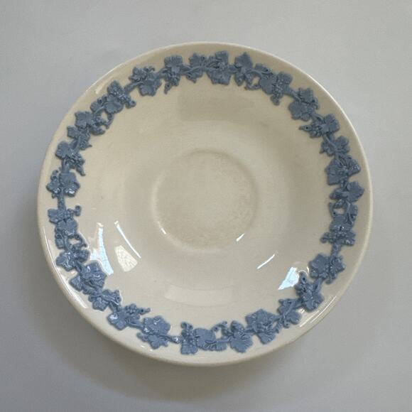 Vintage Wedgwood Queensware Lavender on Cream Shell Edge Set 4 Saucers READ 2243 - Picture 3 of 10